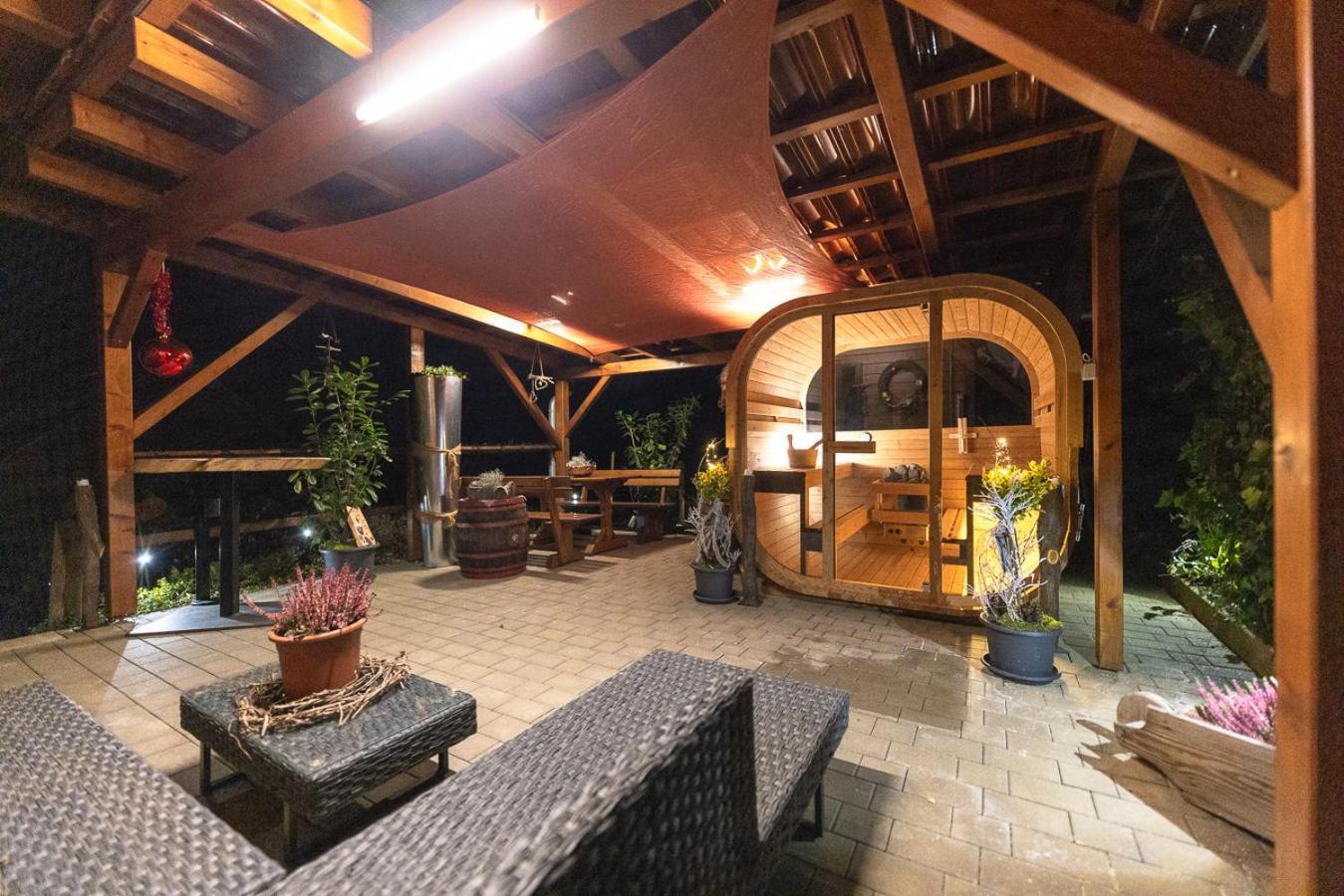 Weingarten & Appartement Auszeit With Private Spa 소슈우 외부 사진